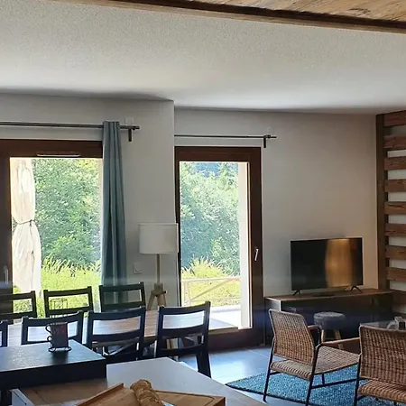 شقة With Terrace Sleeps 8 Village Centre *